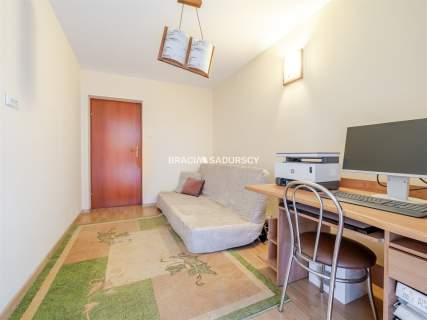 2 piętro, balkon, 3 pok., piwnica,zielono, parking