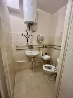 LOKAL HANDLOWO - USŁUGOWY 28 m2 ul. Piłsudskiego