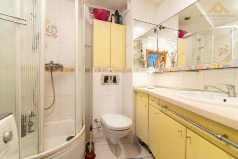 Parter, 2 balkony i widok na zieleń. Przestronne 63 m2 ,ul. Kanta