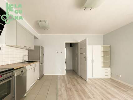 Gdynia Dąbrowa, 56m2, trzy pokoje, balkon, garaż, pierwsze piętro
