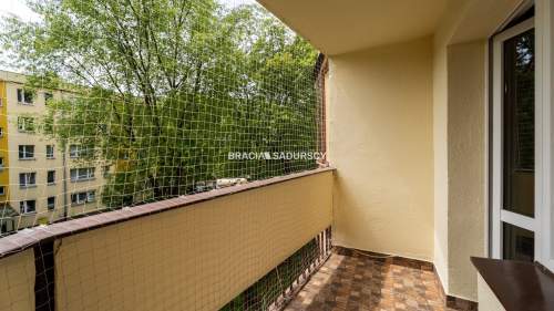 ul.Powstańców 2 pokoje, osobna kuchnia, balkon