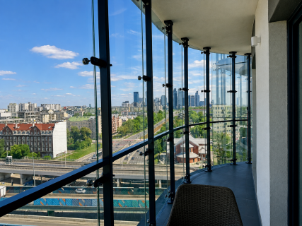 Studio Premium Bliska Wola Tower Widok na Warszawę