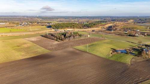 Działki po ok 900m2 pod lasem z wodociągiem