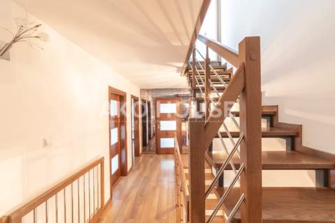 DOM szeregowy Ciołkowskiego Garaż Taras-20 m2