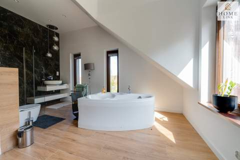 Rezydencja Warmia 352 m SPA 2 części niezal