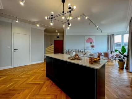 NOWOCZESNY APARTAMENT / Sadyba Best Mall