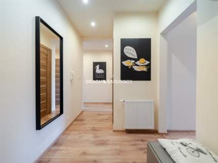 3 pokoje 77,05 m loggia garaż Piltza