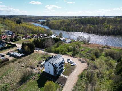 Ostatni apartament nad jeziorem z ogródkiem