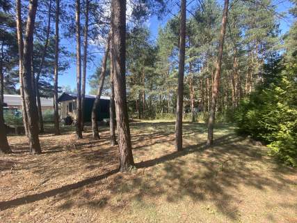 Na sprzedaż działka budowlana 647 m2 27m x 24m domek 42m2