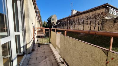 Duża kawalerka na wynajem z balkonem i parkingiem