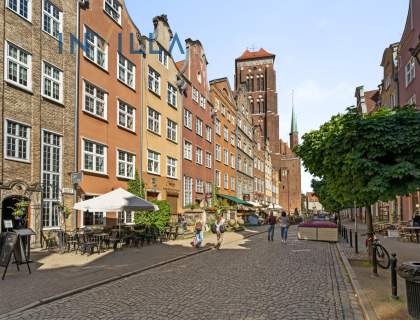 Gdańsk Piwna, zadbana kamienica, miejsce postojowe