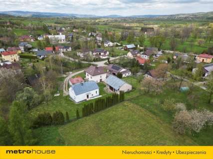 Urokliwy Dom w malowniczej okolicy