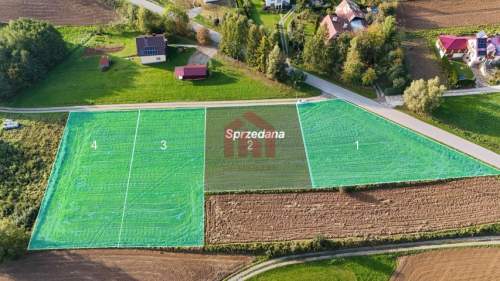 15 ar przy drodze powiatowej, 8 km od Ropczyc