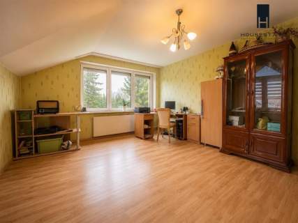 Dom z potencjałem inwestycyjnym   500 m2, 50 msc.
