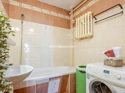 Czyżyny   3 pokoje z balkonem i piwnicą