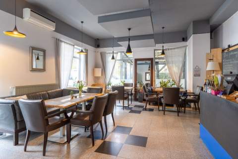Na sprzedaż budynek 651 m2 w samym centrum Otwocka