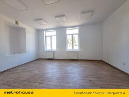 Kompleks przemysłowy przy DK 74 - hale i magazyny
