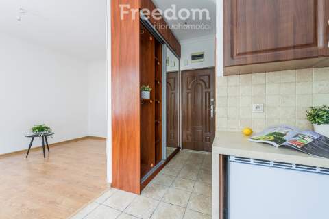 Kawalerka 23,80 m2 z oddzielną kuchnią.