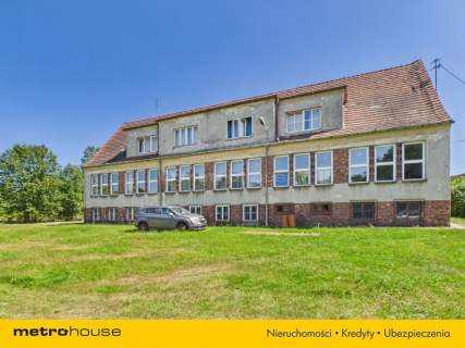 Stara pruska szkoła w Parzycach 1,5 ha działki