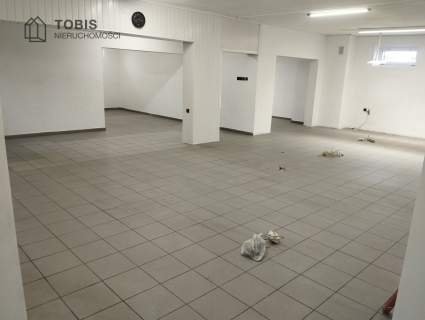 Dom z możliwością wynajmu lokalu handlowego