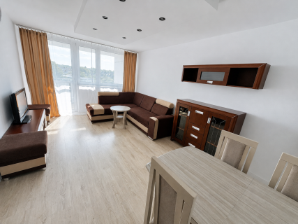 2 duże pokoje duży balkon winda gotowe do zamieszkania