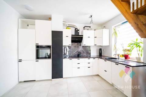 Bartąska, 2-poziomowe mieszkanie, balkon, winda