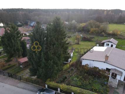 Działka przy jeziorze i lesie, piękna okolica 