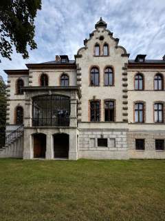 Zabytkowy pałac 1 160 m 2,57 ha parku Wrocław
