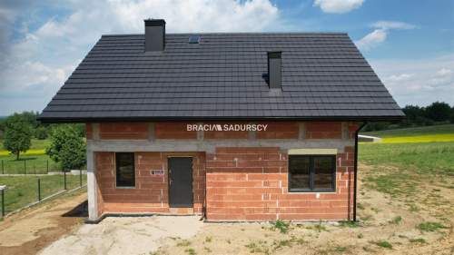 Dom w Brzezince, gm Brzeźnica