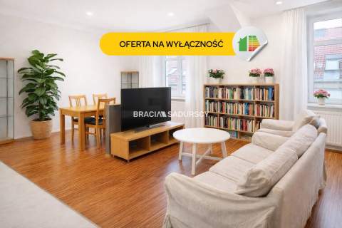 Jasne przestronne mieszkanie w centrum miasta.