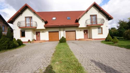 Dom z garażem i pięknym ogrodem   Piotrowice