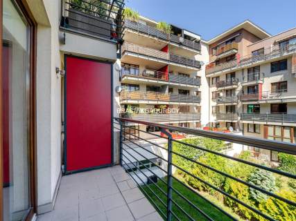 GUSTOWNE, ZADBANE 1-POKOJOWE Z DUŻYM BALKONEM