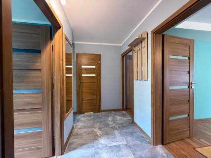 3 pokoje, balkon, po remoncie, 1. piętro, zieleń,