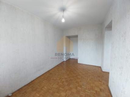 4 pokoje zabudowany balkon parking dwustronne
