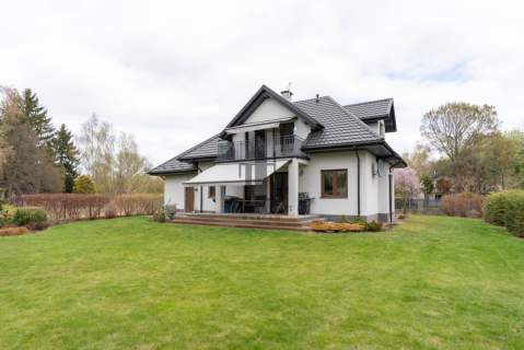 Dom wolnostojący 186 m2 na dużej działce 1603 m2