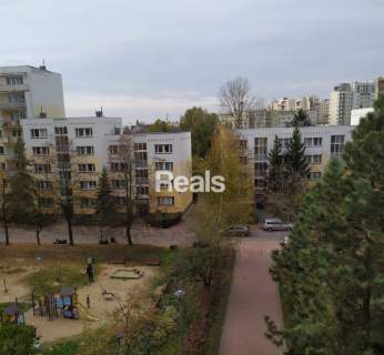 Przytulne 2 pokoje z balkonem. Blisko metro