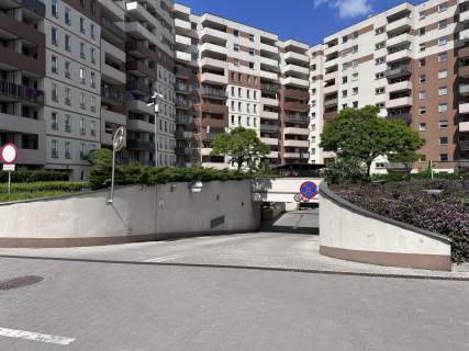 Słoneczne mieszkanie z osobną sypialnią i dużym balkonem
