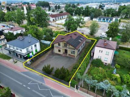 Dom, biznes w jednym miejscu duży parking 2 mieszkania Nowy 