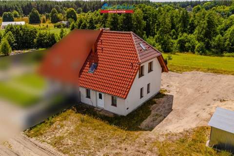 DOM W ZABUDOWIE BLIŹNIACZEJ, MIĘDZYBŁOCIE