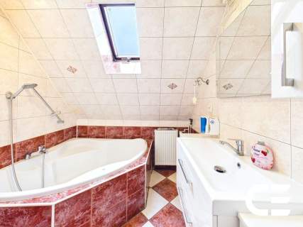 3 pokoje balkon piwnica 64,2 M Wiejska