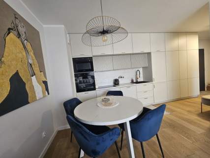 Apartament 3 pokoje, w pełni wyposażony w centrum