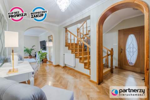 Duży dom 11 pokoi w idealnym stanie