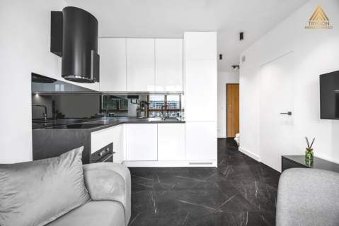 2 pokoje, parking, balkon, 10 min do centrum
