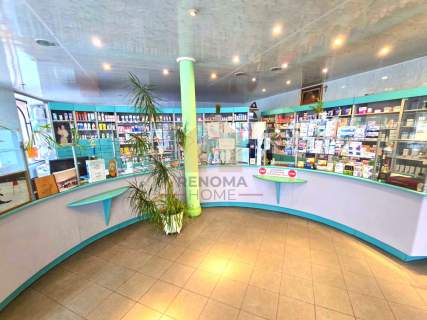 Lokal 138m2 handel, parking