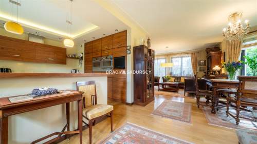 ZADBANY,WYSOKI STANDARD DOM OK 230 M2