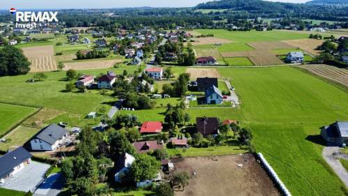 Widok na góry, Spokojna okolica