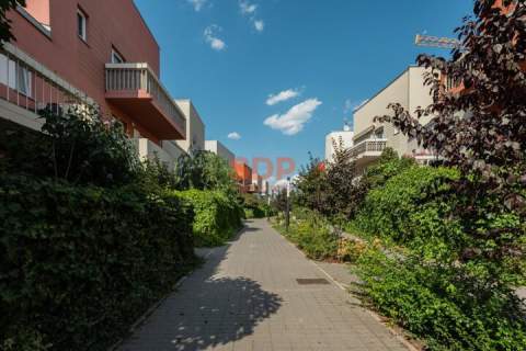 2 pokoje na spokojnym osiedlu taras 20 m2 Oporów