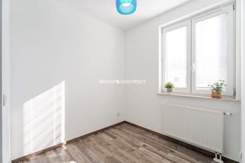 3 pok z osobną kuchnią - 29 Listopada.