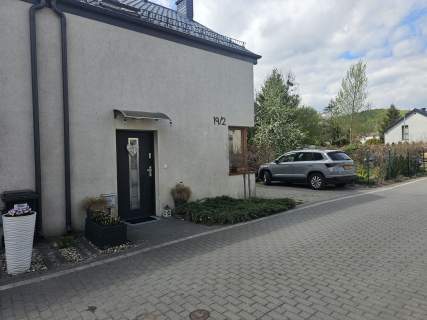 Dom z dużym ogrodem przy powstającym parku Reda Betlejem