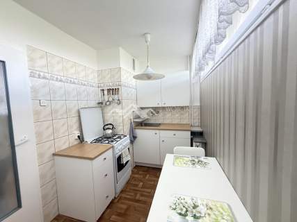 Naprzeciw Sky Tower/balkon/pokoje od podwórza